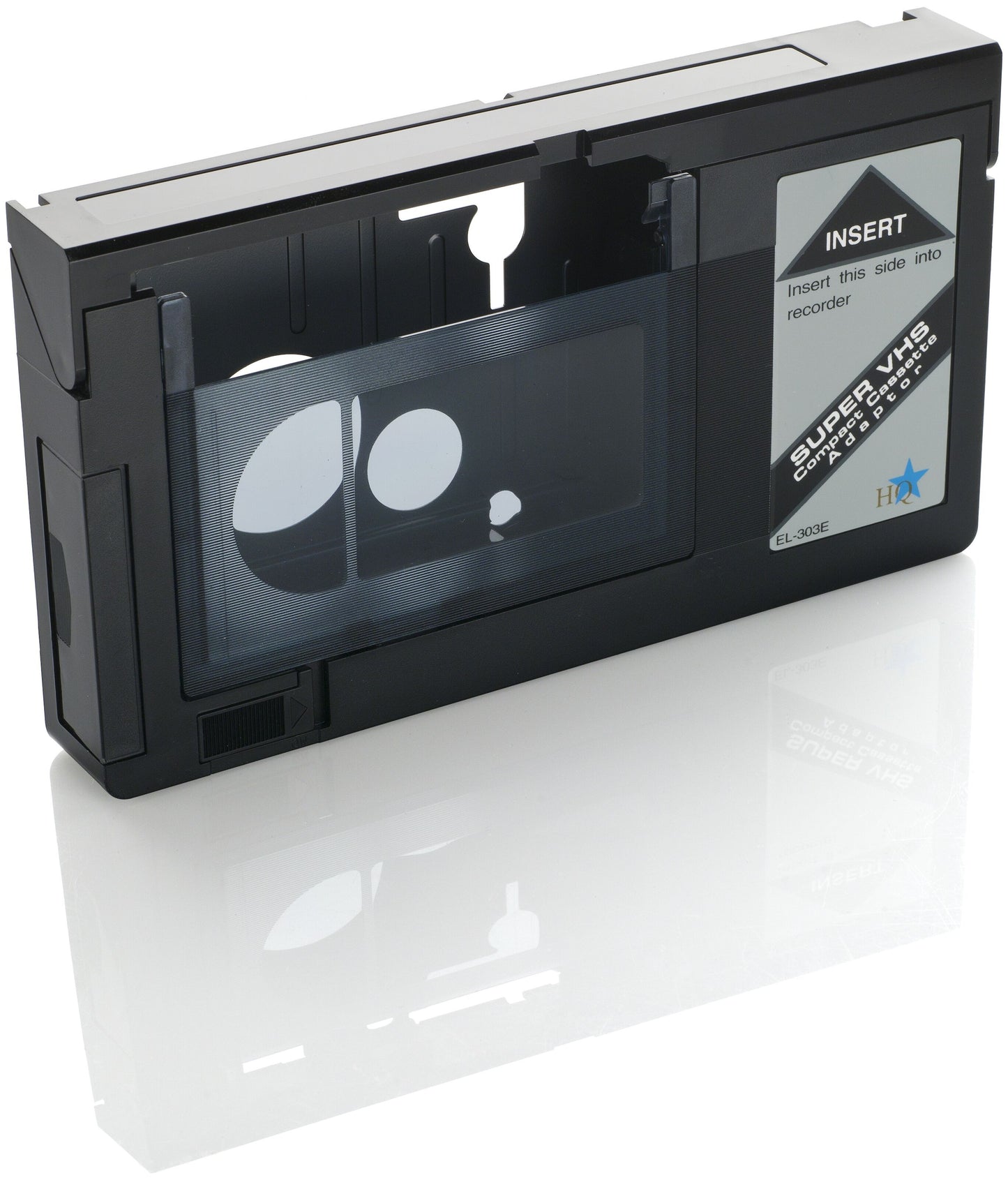 VHS-C til VHS kassetteadapter i sort med klart vindue, mærket INSERT og SUPER AVE, til brug af VHS-C bånd i VHS-afspiller.