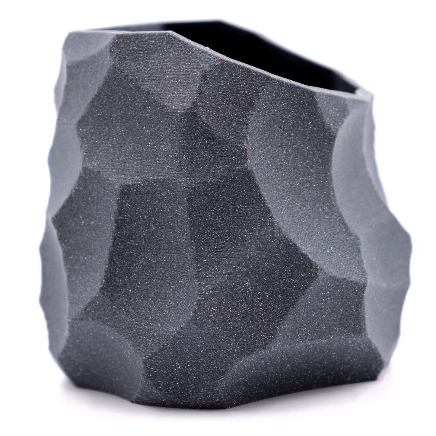 Addnorth facetteret vase, mørkegrå, mat tekstur, polygonform, 3D-printet med Textura Flare filament 1,75 mm.