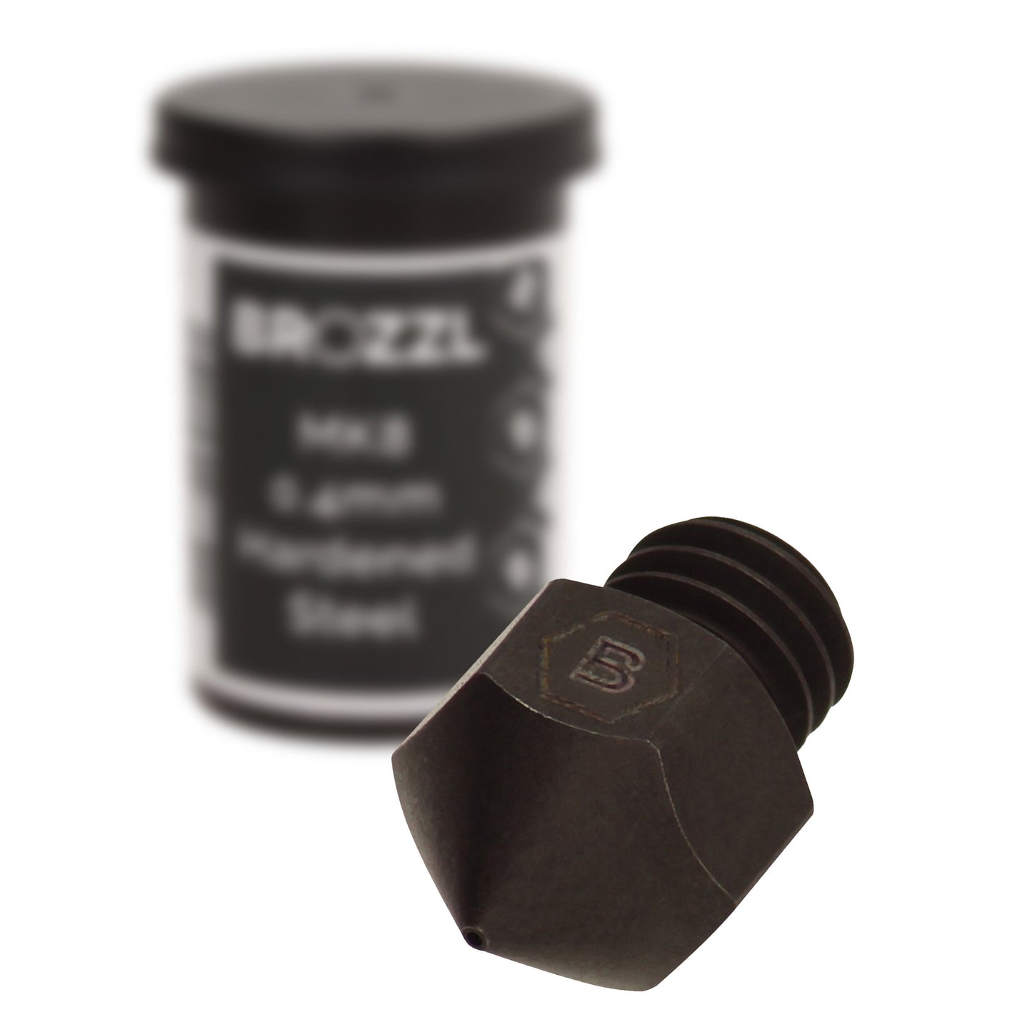 Brozzl 3D-printer dyse sort metal 0,6 mm sekskantet med "B"-logo foran sløret beholder mærket BROZZL til Ender-3 Pro.