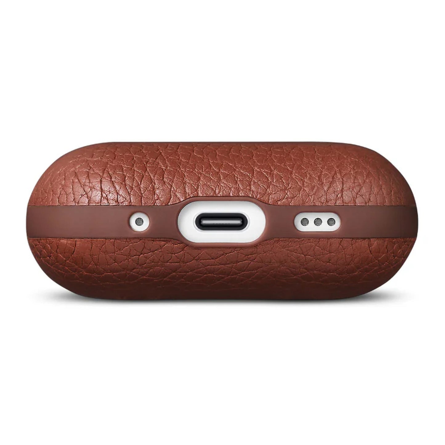 WOOLNUT læderetui til AirPods Pro 3, cognac, set tæt på med synlig opladningsport, indikatorlys og højtalerhuller front.