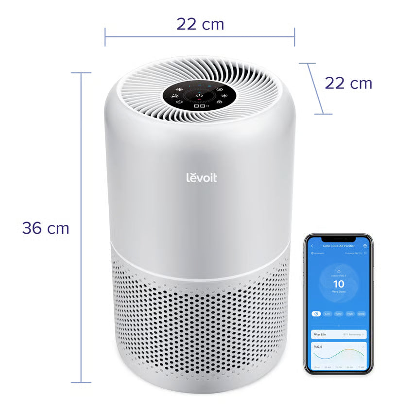 LEVOIT Core 300S Pro Smart hvid luftrenser, cylindrisk design med HEPA-filter, 36x22x22 cm ved siden af en smartphone med app.