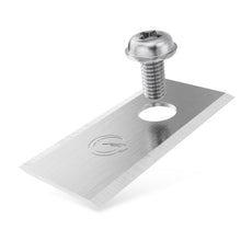 Grimsholm Kniv og Skruer til Anker Eufy/Terramow, rektangulær form, metalskrue i hul, blanke og rene detaljer.