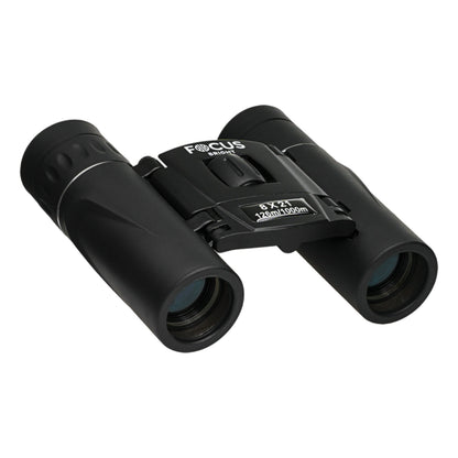 Focus Sport Optics Lys sort kompaktkikkert med blåtonede linser, FOCUS Bright og 8x21 123m/1000m mærkat på hængsel, 8x zoom.