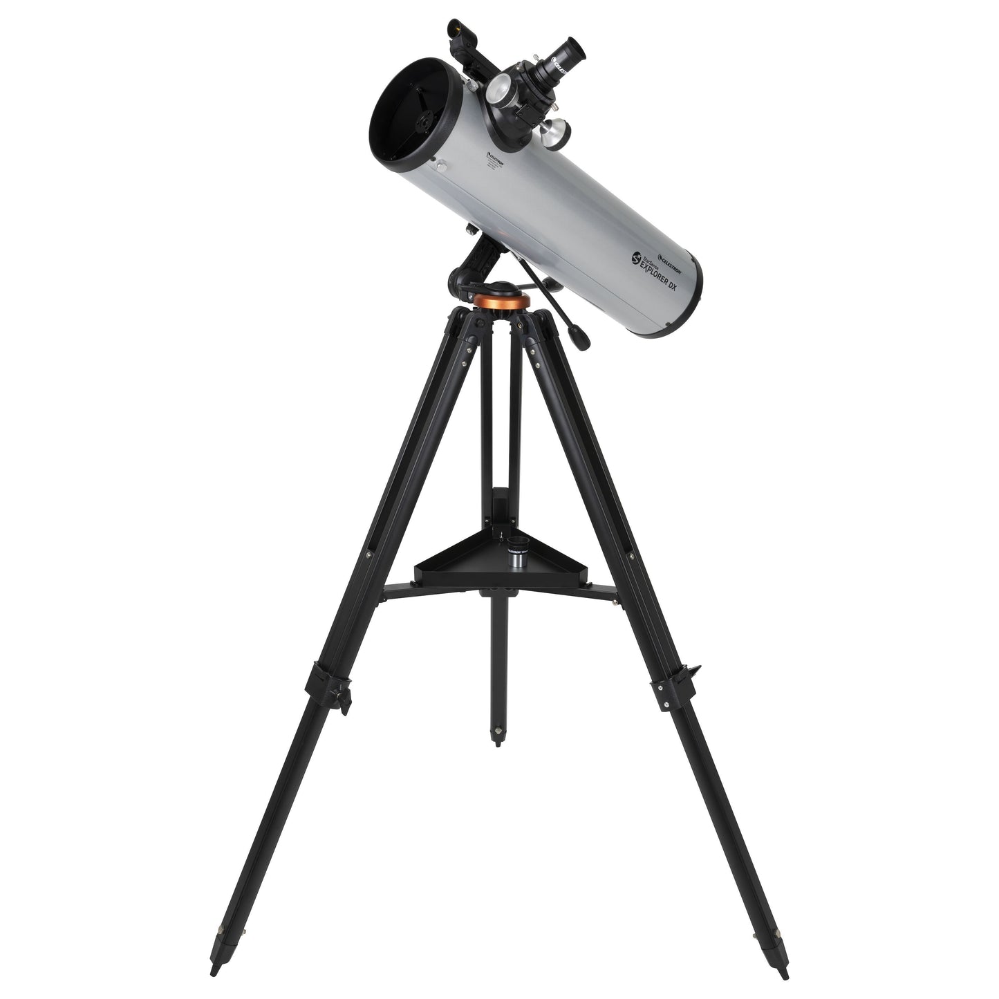 Celestron Starsense DX130 AZ 130 mm teleskop i sølv og sort på stativ med søger og okular.