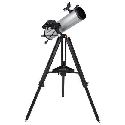 Celestron Starsense DX130 AZ teleskop 130 mm i sølv og sort med trefod, justeringsknapper og søger.