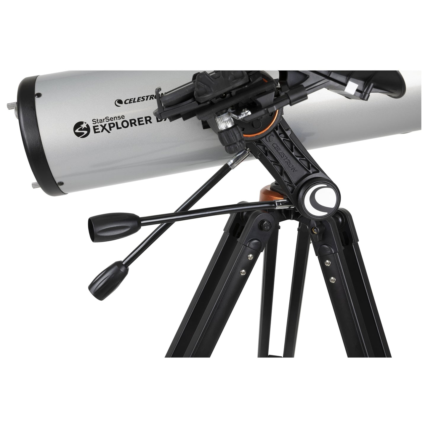 Celestron Starsense DX130 AZ 130 mm teleskop på sort stativ.