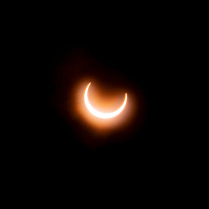 Celestron Powerseeker 60 AZ teleskop viser delvis solformørkelse med månen foran solen som lysende ring.