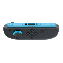 Nintendo Joy Con 2 (V) venstre controller til Switch i blå og sort med analog stick, d-pad, SL/SR knapper og stikskinne.