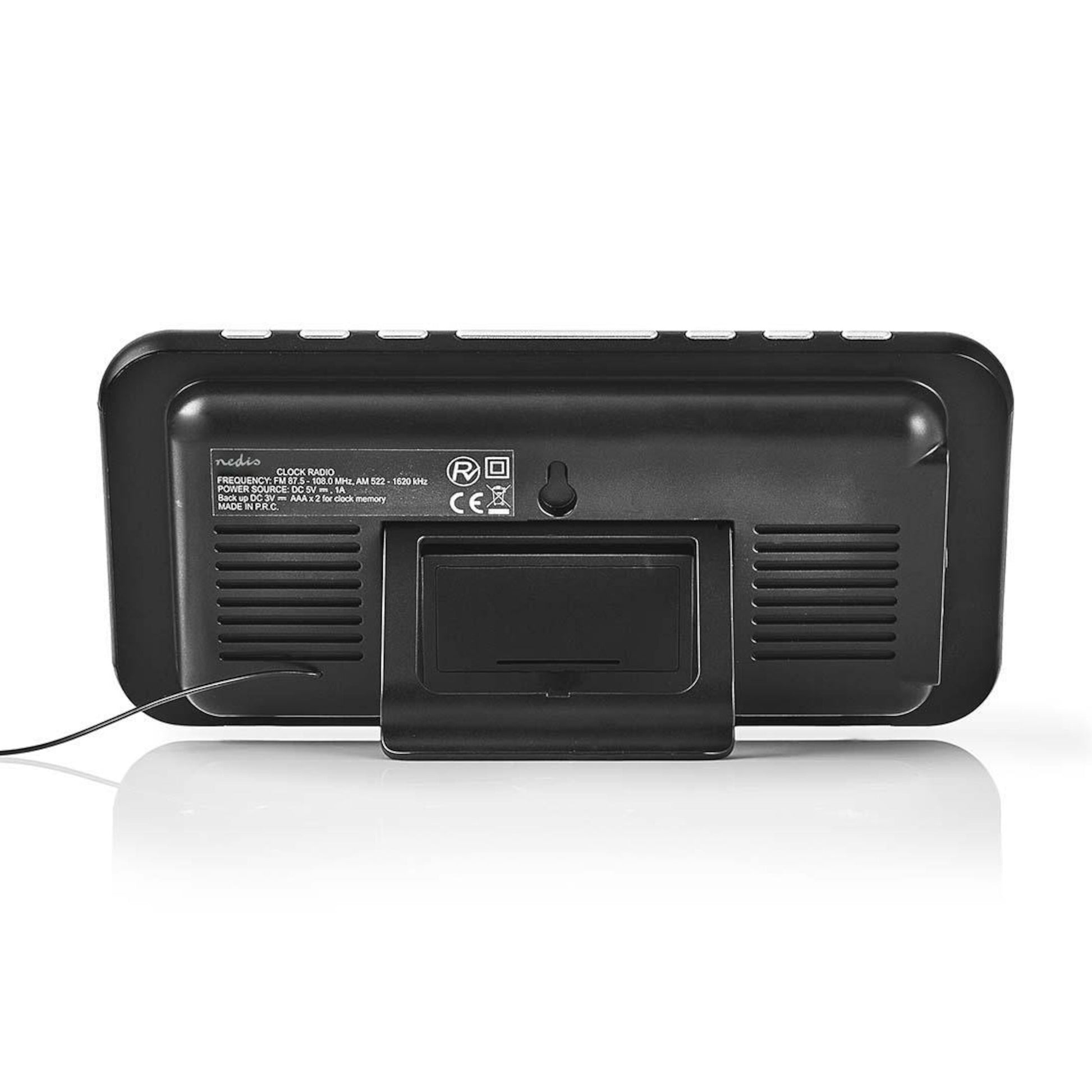 Sort Nedis vækkeur med FM-radio, stander, klar skærm, ventilationsriller, kablet venstre stik, monteringshuller, mærkater øverst.
