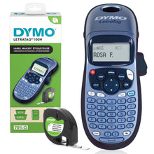Dymo LetraTag LT-100H mærkemaskine blå med æske og LetraTag tape-patron, tekst på display: ROSA F.