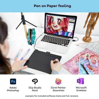 Wacom Intuos Medium tegneplade Sort tilsluttet laptop med anime-tegning, Adobe Photoshop og Clip Studio Paint logoer synlige.