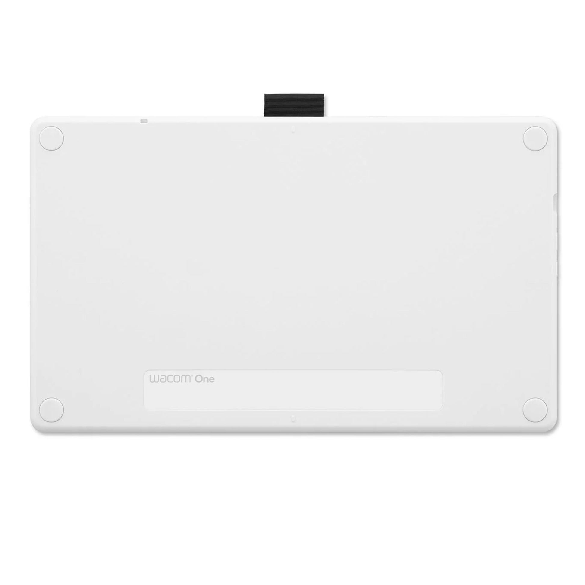 Wacom One 14 tegneskærm, hvid bagside med fire runde gummifødder og sort stofloop øverst.