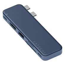 SATECHI USB-C Snap Hub Neo i indigo med 6 porte, herunder USB, HDMI, SD-kort og 2 USB-C-stik til MacBook Neo.