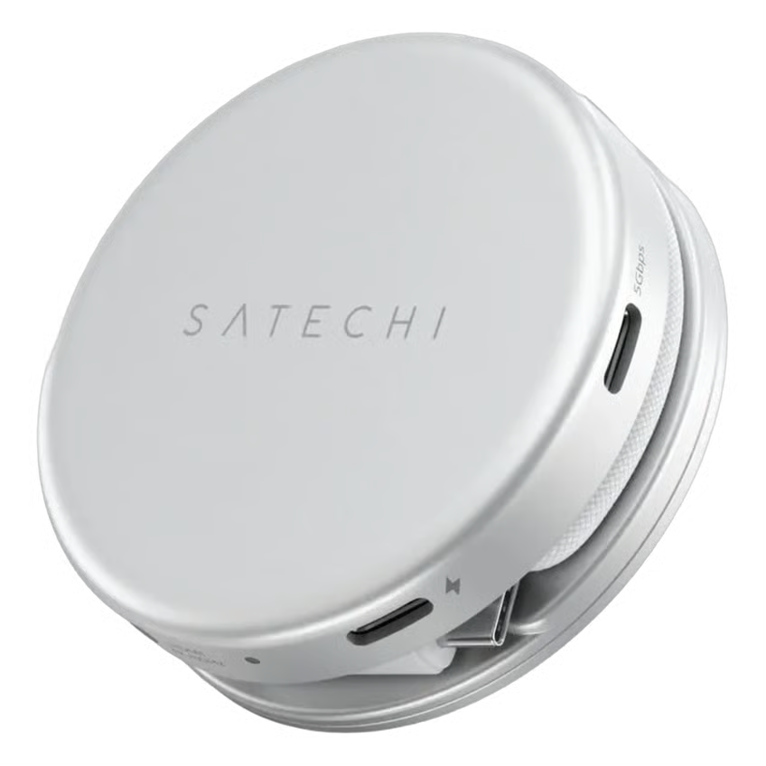 SATECHI OnTheGo 5-i-1 Neo sølv-hub med USB-C-port og medieknap til MacBook Neo, rund model.