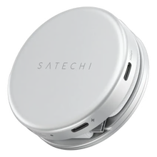 SATECHI OnTheGo 5-i-1 Neo sølv-hub med USB-C-port og medieknap til MacBook Neo, rund model.