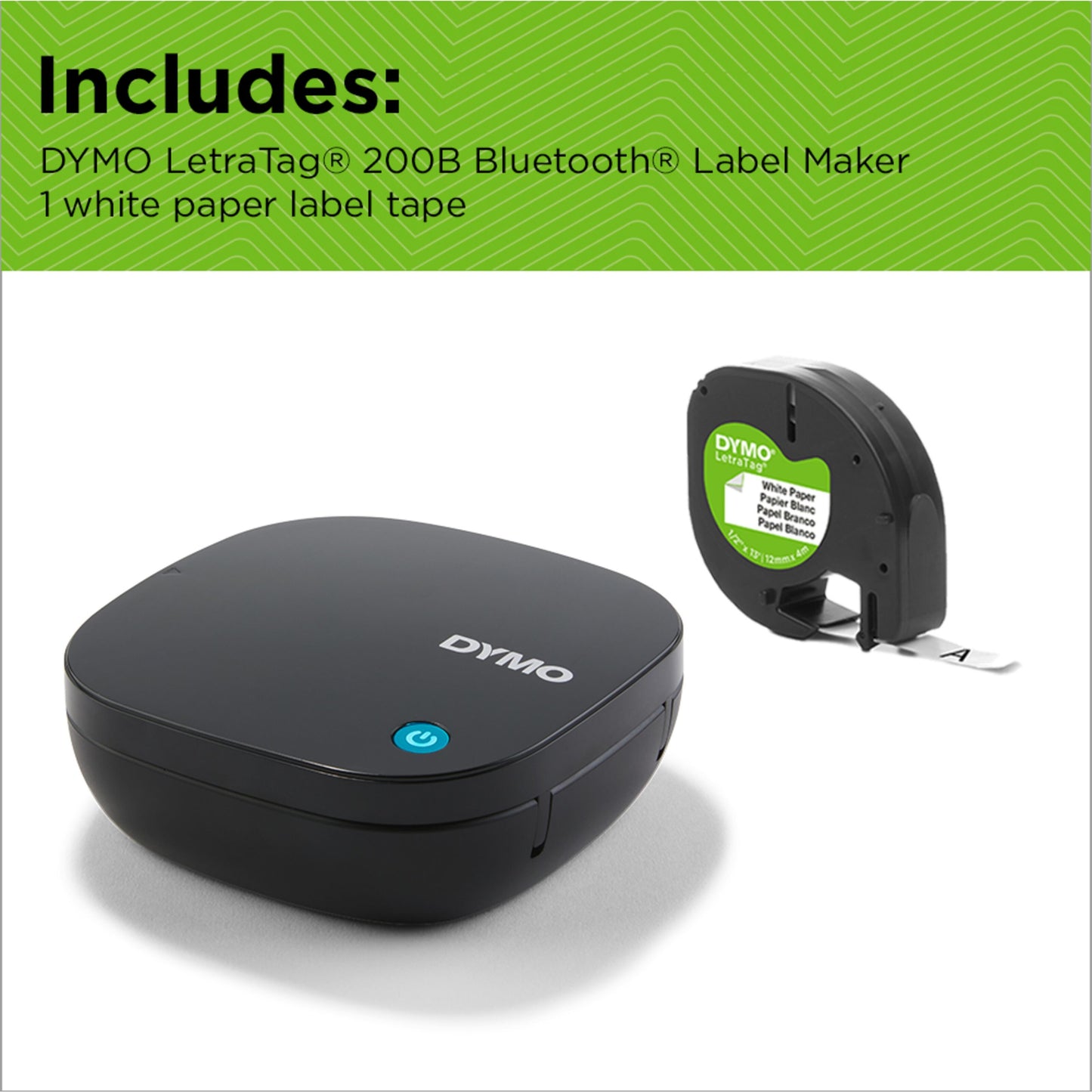 Dymo Letratag 200B trådløs etiketprinter med Bluetooth og én hvid etikettebåndspatron, vist med tilbehør.