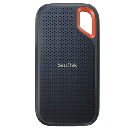 Sandisk Portable SSD Extreme 4TB mørkegråt tekstureret design, gummikant, orange karabinhægte øverst til højre.