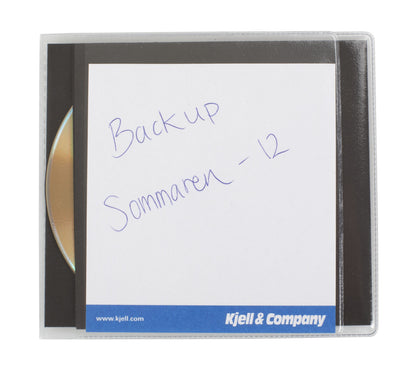 CD-lomme dobbelt med klæbemiddel 25-pak til cd-opbevaring, CD med tekst "Backup Sommaren -12", blåt/hvidt Kjell  Company-logo.