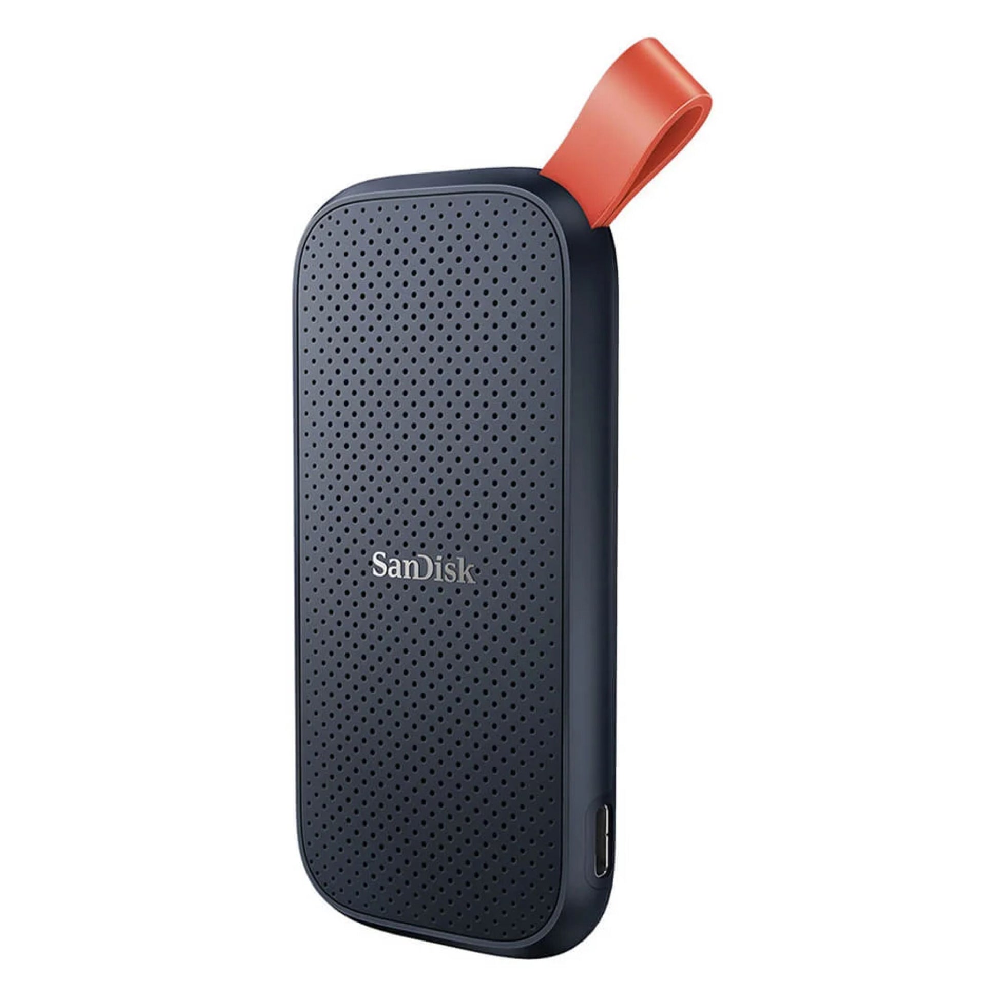 SanDisk bærbar SSD-harddisk 2TB sort med tekstureret overflade, rød-orange bæreløkke og USB-C-port.