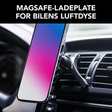 Smartphone på Magnetisk Qi2 opladningsplade til bil 15 W på luftdyse, tekst: MAGSAFE-LADEPLADE TIL BILENS LUFTDYSE.