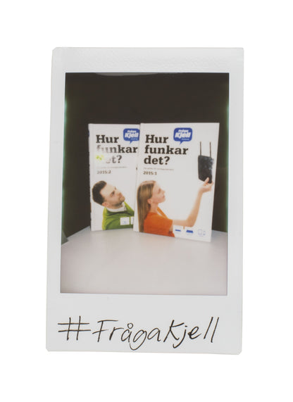 Hvordan funkar det? magasiner svensk, 2 stk stående, Instax mini film 20-pakke, håndskrevet FrågaKjell nederst.