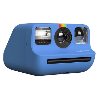 Polaroid Go Gen2 instant kamera blå med regnbuestribe, to linser, frontflash, kompatibel med Polaroid Go-film.