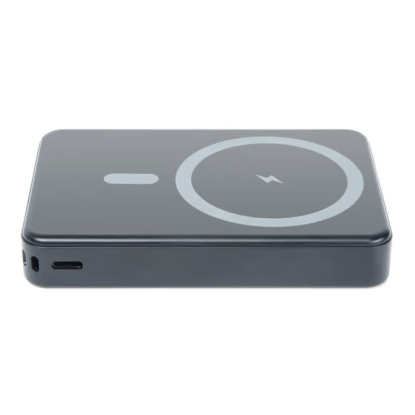 Magnetisk powerbank på 10.000 mAh, sort, rektangulær, MagSafe-kompatibel, cirkulært opladningssymbol, 15 W trådløs opladning, 20 W USB-C.