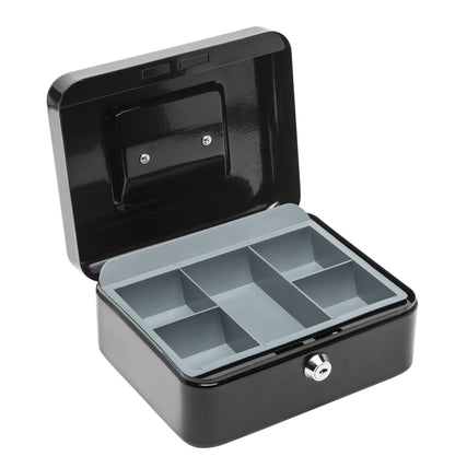 Sort metal pengekasse med nøglelås og grå indsatsbakke med 6 rum til opbevaring af mønter og sedler.
