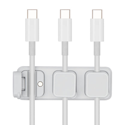 Tre hvide USB-C kabler på magnetisk kabelklemme med baseplade, hvid, 6-pak.