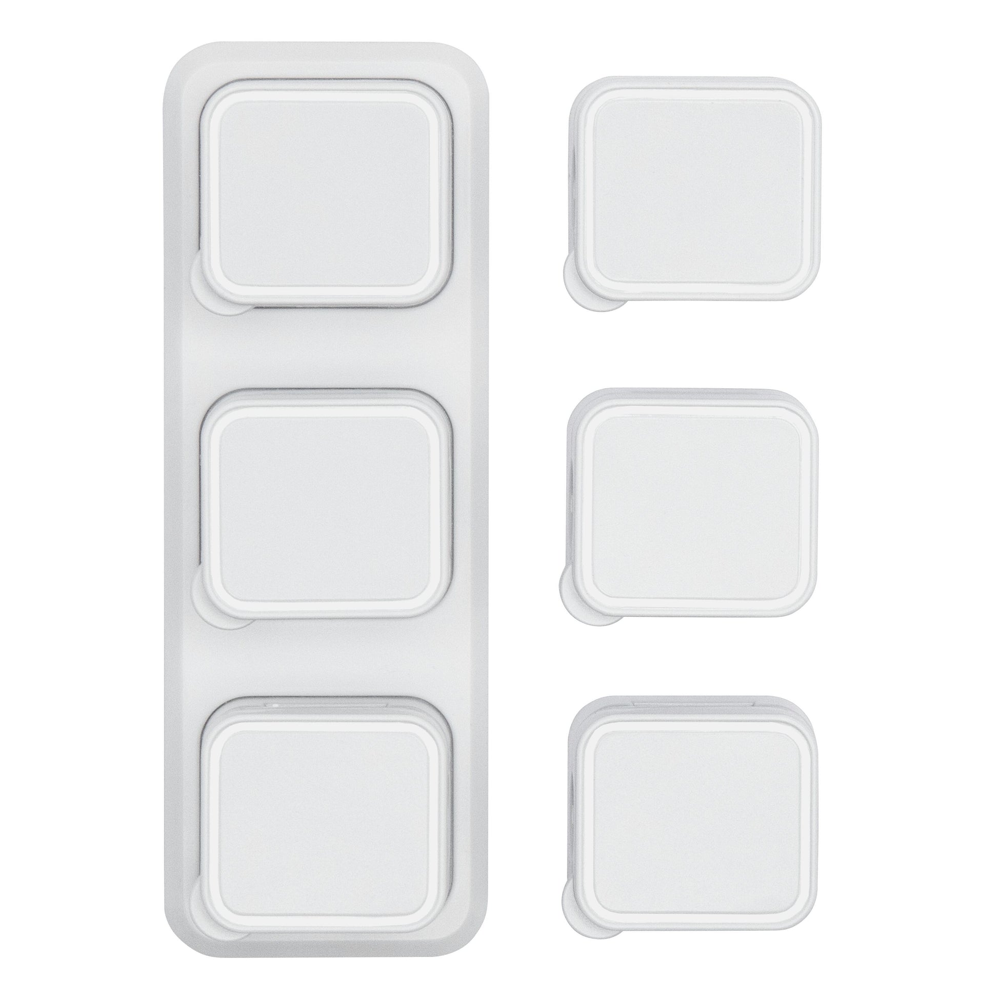 6 stk hvide magnetiske kabelclips med baseplader, tre samlet til venstre, til placeret enkeltvis til højre.