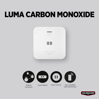 Housegard Luma trådløs kuliltealarm med 5-års batteri, pausefunktion, app-support, "LUMA CARBON MONOXIDE"-tekst og logo.