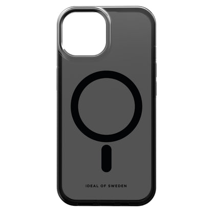 IDEAL OF SWEDEN Clear MagSafe Case til iPhone 13-16e, transparent med sorte kanter, sort MagSafe-ring, logo nederst.