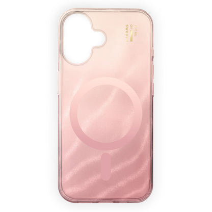 IDEAL OF SWEDEN Clear MagSafe Case iPhone 16 Rose Blush, transparent pink med bølgemønster, MagSafe-ring og guldtekst øverst.