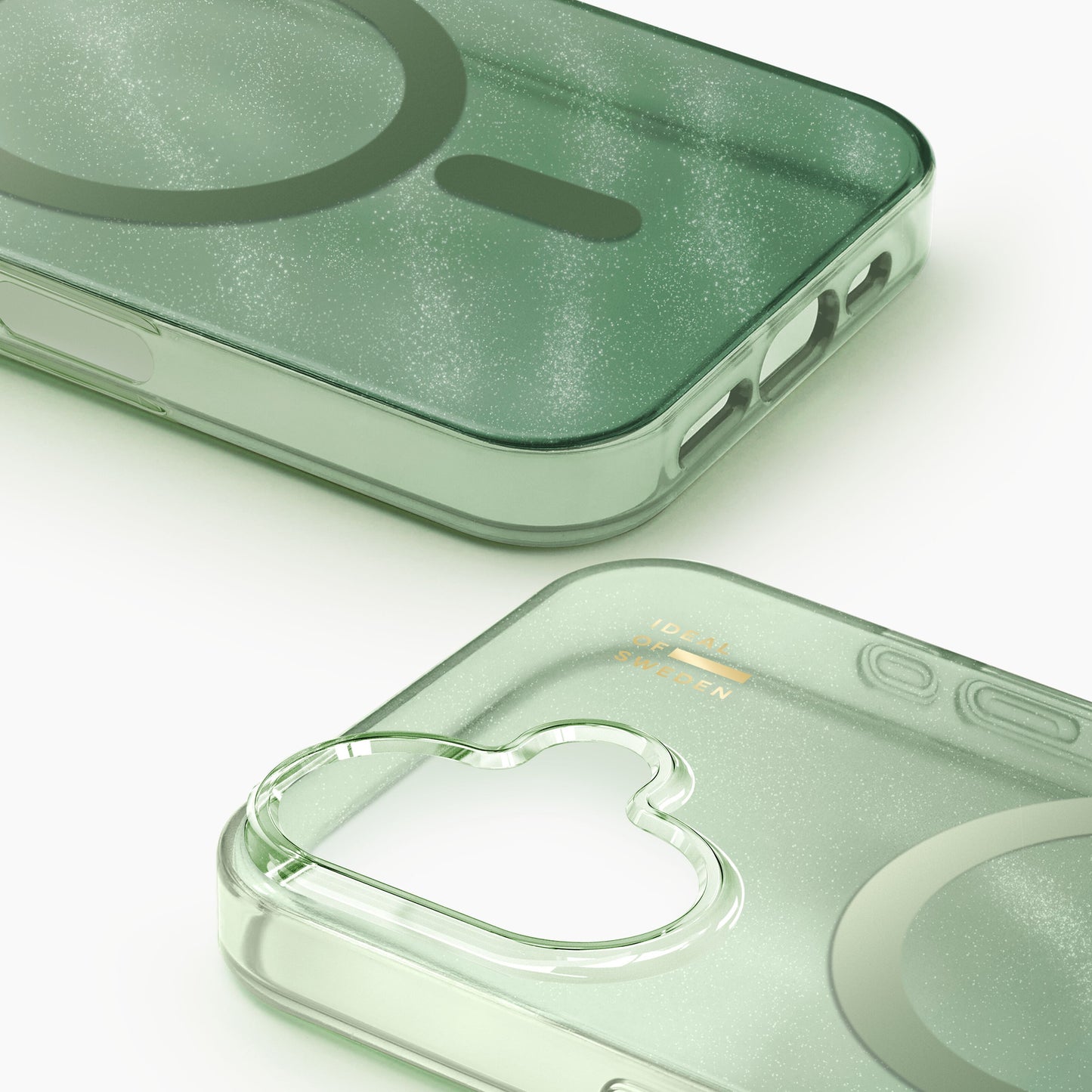 2 stk. Clear MagSafe covers til iPhone 16 Sage Green, et oppe og et nede, med MagSafe-ring og udskæringer til kamera.