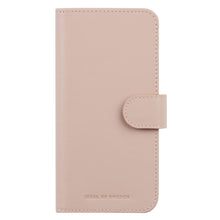 IDEAL OF SWEDEN Magnet Wallet+ pungcover til Samsung Galaxy S26 i lyserødt faux læder med magnetlukning og præget logo.