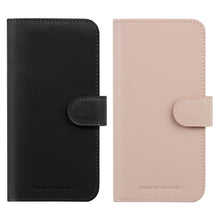 IDEAL OF SWEDEN Magnet Wallet+ iPhone 12/12 Pro cover i sort og pink, tekstur, magnetluk, logo præget nederst på forsiden.
