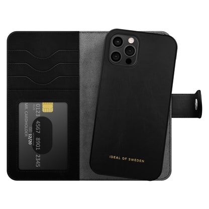 IDEAL OF SWEDEN Magnet Wallet+ pungcover til iPhone 12/12 Pro sort med magnet, kortholder og guldlogo nederst.