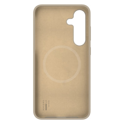 IDEAL OF SWEDEN Silicone MagSafe Cover Galaxy S24/S25 Perfect Beige, glat finish, afrundede hjørner, præcise udskæringer.