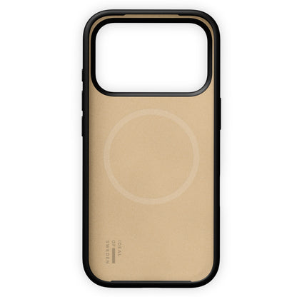 IDEAL OF SWEDEN silikone MagSafe cover til iPhone 17 Pro sort, rektangulært kameraudskær, cirkulær MagSafe-markering, logo nederst.