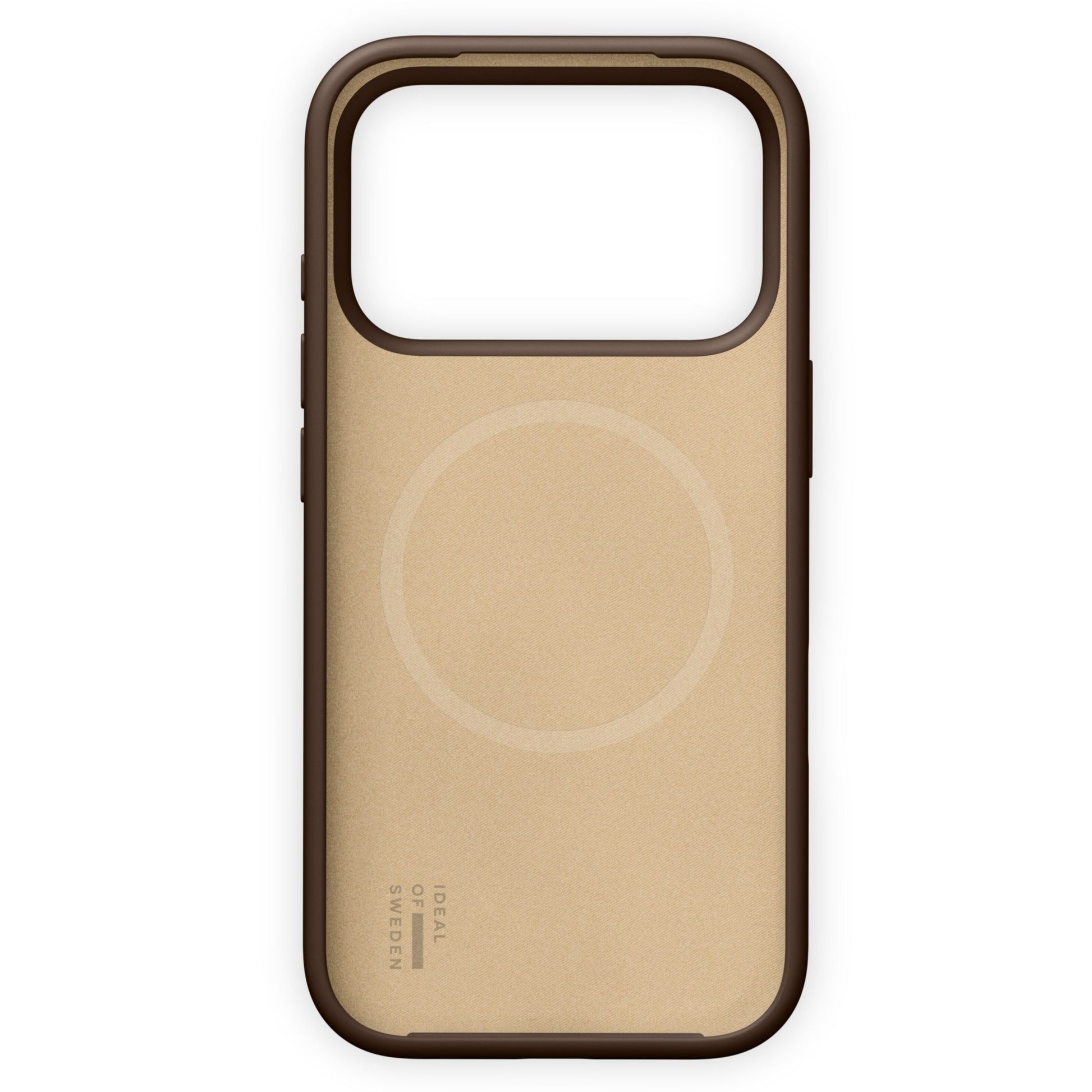 IDEAL OF SWEDEN silikone MagSafe cover i Mocha Mousse til iPhone 17 Pro med brune kanter, stor kameracutout og logo nederst.