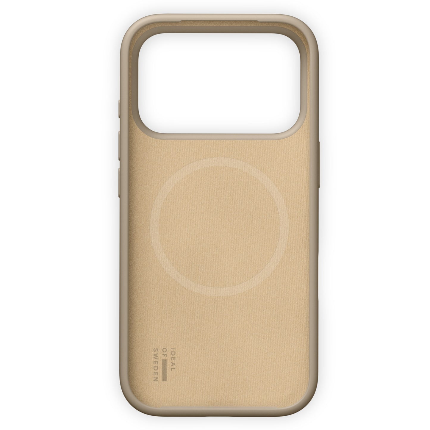 IDEAL OF SWEDEN Silikone MagSafe cover til iPhone 17 Pro, Perfect Beige, stort kameraudsnit og logo nederst.