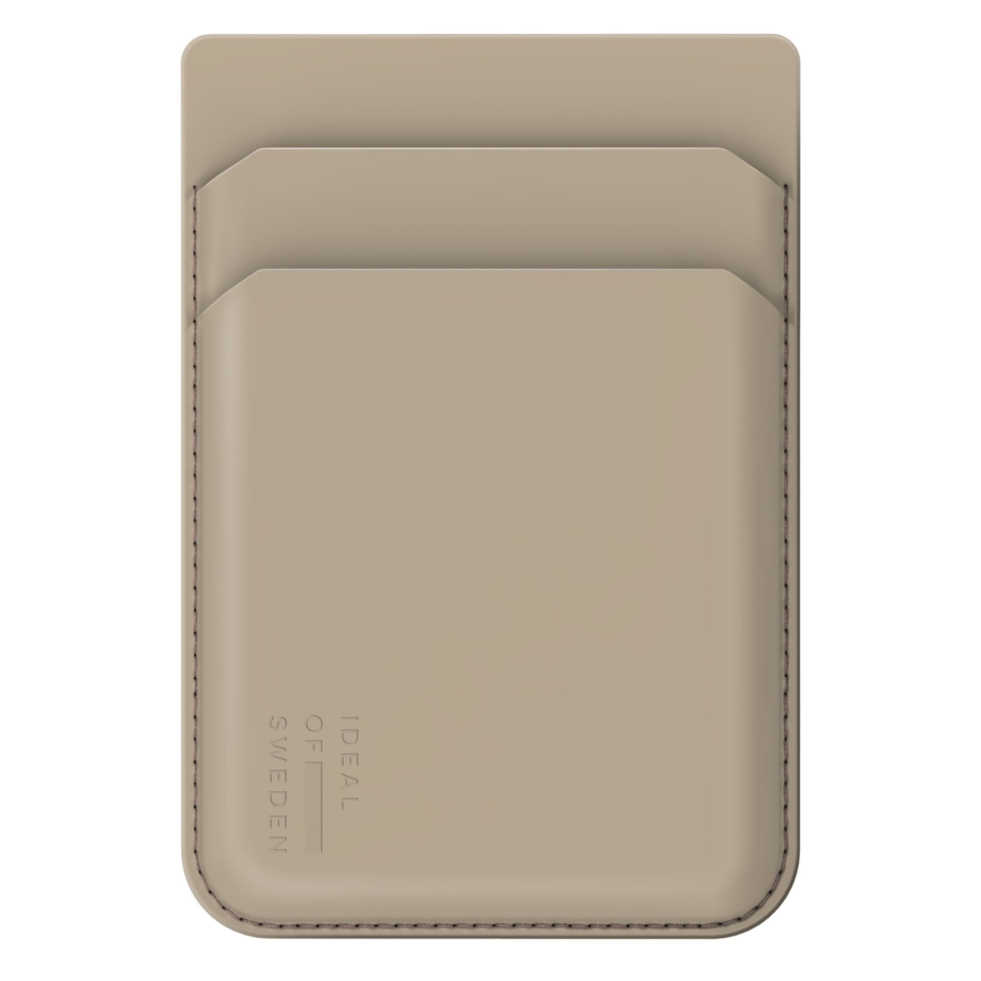 IDEAL OF SWEDEN magnetisk kortholder beige med MagSafe, synlige sømme langs kanten og Ideal Of Sweden-tekst.