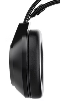 Deltaco RGB Stereo Gaming Headset Sort fra siden med polstret ørepude og del af hovedbøjlen.