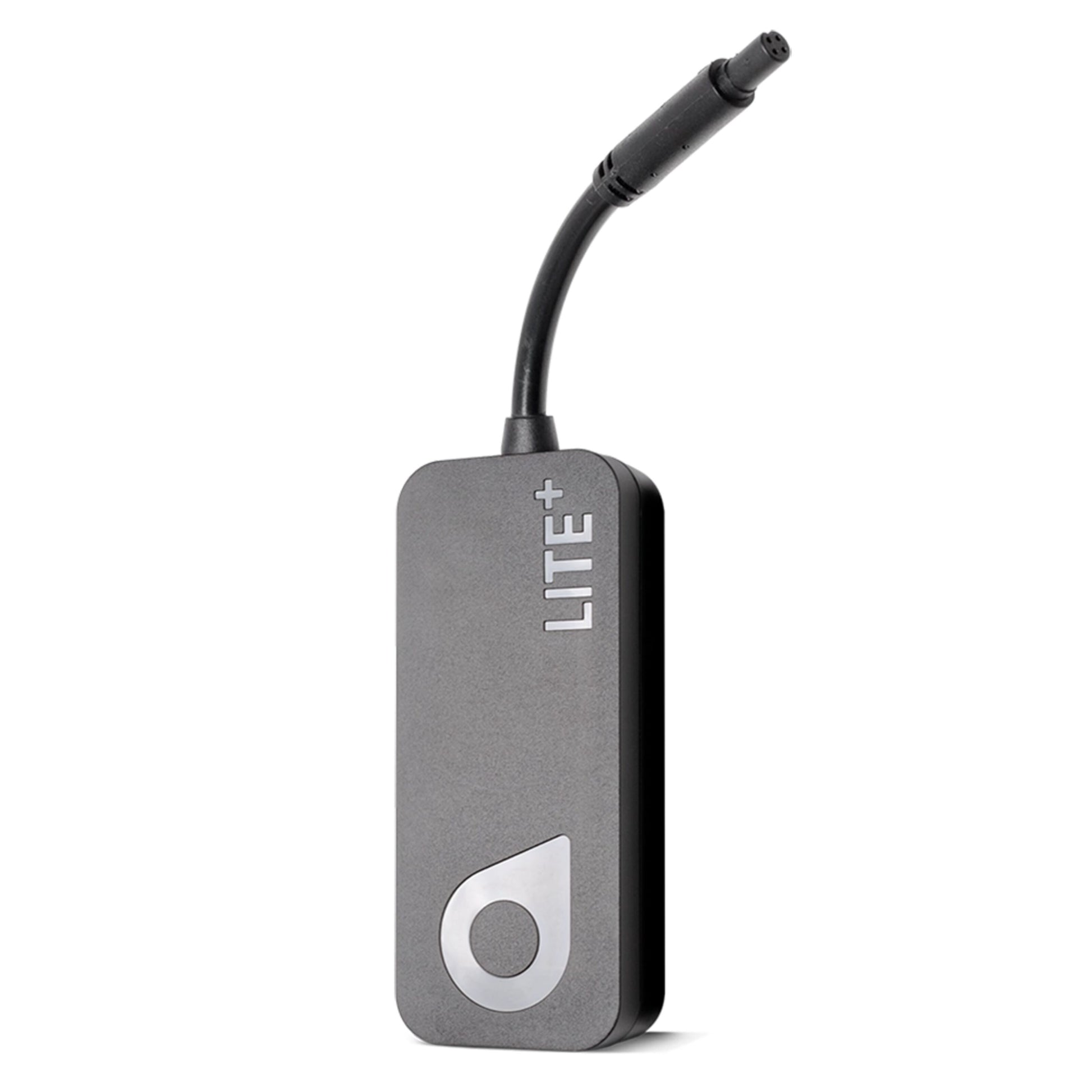 Swetrack Lite+ Gen2 GPS-tracker, sort, LITE+-label, kort fleksibelt kabel med rundt stik, sølvlogo nederst foran.