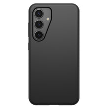Otterbox Symmetry Robustt etui til Galaxy S24 Sort set bagfra med tre kamerahuller og glat design.