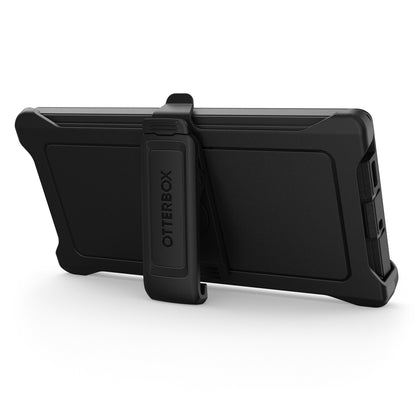 Otterbox sort beskyttelsesetui til Galaxy S24 Ultra, genanvendt materiale og indbygget clip, monteret på bagsiden.