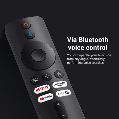 Xiaomi TV Stick 4K (2. gen.) sort fjernbetjening med strøm, navigation, Netflix, YouTube knapper og Bluetooth stemmestyring.