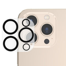 Kamera beskyttelse i hærdet glas til iPhone 13 Pro/Pro Max med udskæringer til triple kamera og blitz.