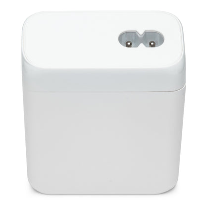 Linocell GaN Multilader PD 3.0 100W hvid, rektangulær med afrundede kanter og forsænket tobenet stik på toppen.