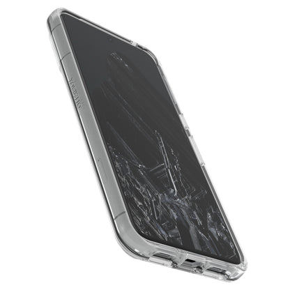 Otterbox Symmetry Transparent cover på Google Pixel 8 Pro med synlig skærm med revner og glasskår, vist fra vinkel.